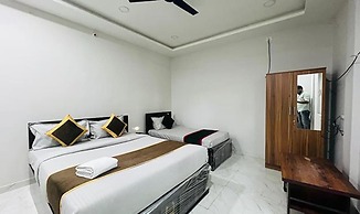 Fabhotel Bluemoon Residency