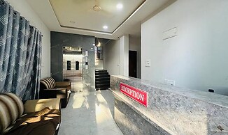 Fabhotel Bluemoon Residency