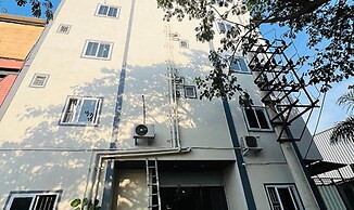 Fabhotel Bluemoon Residency