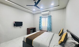 Fabhotel Bluemoon Residency