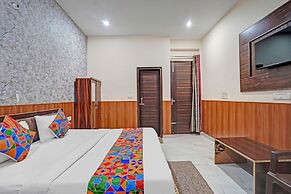 Fabhotel Comfort Inn