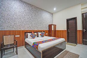 Fabhotel Comfort Inn