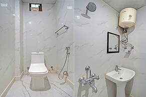 Fabhotel Comfort Inn