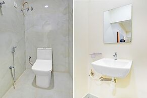 Fabhotel Lexus Grand