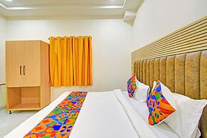 Fabhotel Lexus Grand