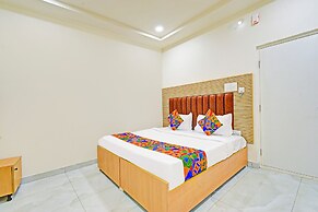 Fabhotel Lexus Grand