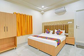 Fabhotel Lexus Grand