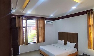 Fabhotel Aayat Home Stay