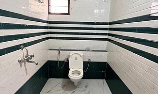 Fabhotel Aayat Home Stay