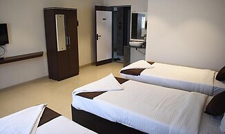 Fabhotel Lotus Executive