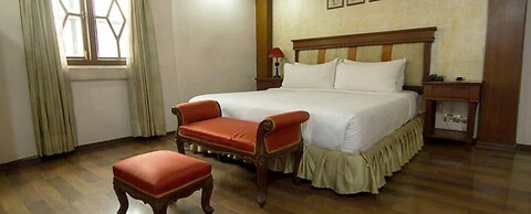 Fabhotel Gulshan International