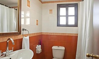 Fabhotel Gulshan International