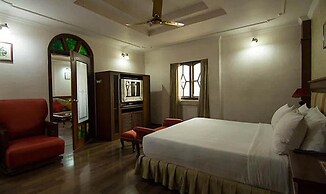 Fabhotel Gulshan International