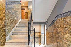Fabhotel Gulshan International