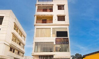 Fabhotel The Crown