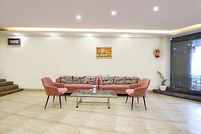 Fabhotel Lazeeno