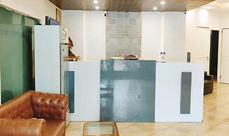 Fabhotel Lazeeno