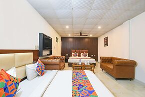 Fabhotel Lazeeno