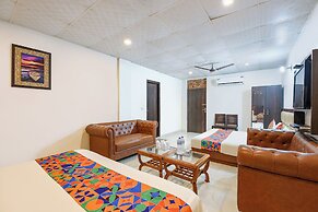 Fabhotel Lazeeno