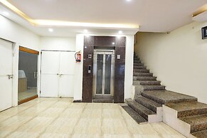 Fabhotel Lazeeno