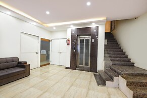 Fabhotel Lazeeno