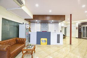 Fabhotel Lazeeno