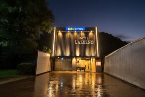 Fabhotel Lazeeno