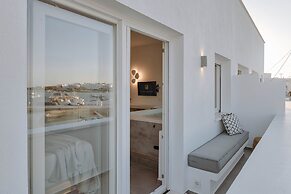 NAUTICA SUITES