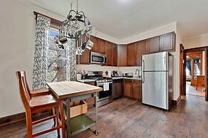 6 Bed Whole House In Chicagolands Trendy Berwyn 6 Bedroom Home