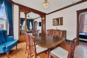 6 Bed Whole House In Chicagolands Trendy Berwyn 6 Bedroom Home