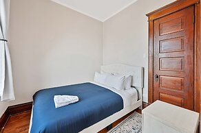 6 Bed Whole House In Chicagolands Trendy Berwyn 6 Bedroom Home