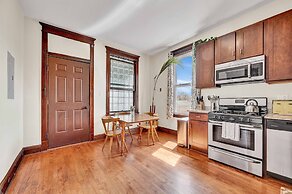 6 Bed Whole House In Chicagolands Trendy Berwyn 6 Bedroom Home