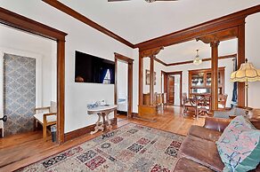 6 Bed Whole House In Chicagolands Trendy Berwyn 6 Bedroom Home