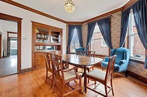 6 Bed Whole House In Chicagolands Trendy Berwyn 6 Bedroom Home
