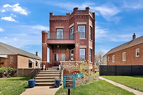 6 Bed Whole House In Chicagolands Trendy Berwyn 6 Bedroom Home
