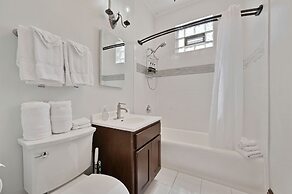 6 Bed Whole House In Chicagolands Trendy Berwyn 6 Bedroom Home