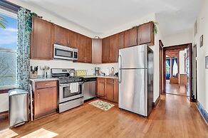 6 Bed Whole House In Chicagolands Trendy Berwyn 6 Bedroom Home