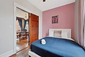 6 Bed Whole House In Chicagolands Trendy Berwyn 6 Bedroom Home