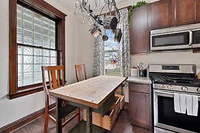 6 Bed Whole House In Chicagolands Trendy Berwyn 6 Bedroom Home