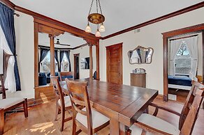 6 Bed Whole House In Chicagolands Trendy Berwyn 6 Bedroom Home