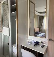 Teak GSR - Dusit Grand Park 2