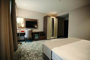 Hill Chalet Hotel & Resort