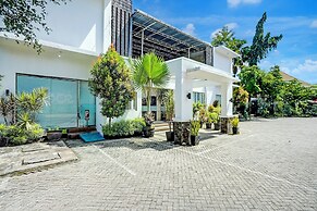 Capital O 94619 Bunda Hotel