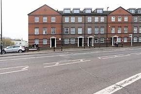 Cozy Southampton Apartment in Prime Location