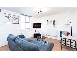 Cozy Southampton Apartment in Prime Location