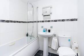 Cozy Southampton Apartment in Prime Location