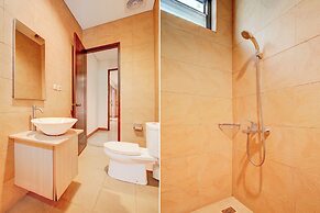 Collection O near MRT Cipete Raya former