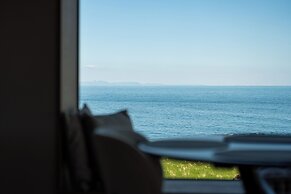 Peninsula Suites