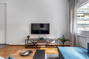 Cozyopolis - Timeless 3-BR in Athens