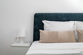 Cozyopolis - Timeless 3-BR in Athens